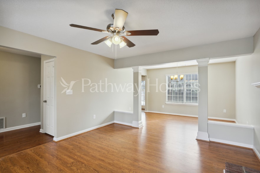 Building Photo - 205 Summer Mist Ct