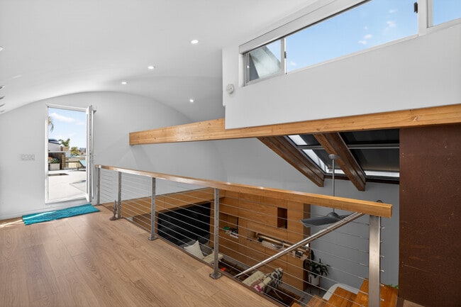 Building Photo - 219 Colton St