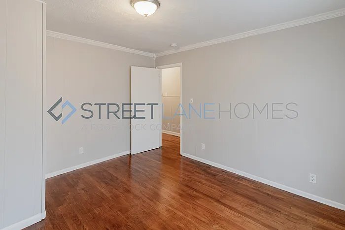 Building Photo - 1636 5th Ave W