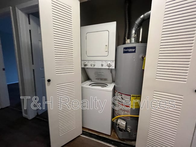 Building Photo - 2971 Horseshoe Bend Dr