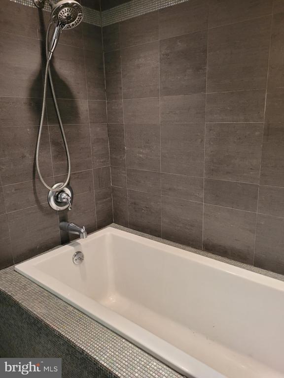 Building Photo - 849 S 7th St