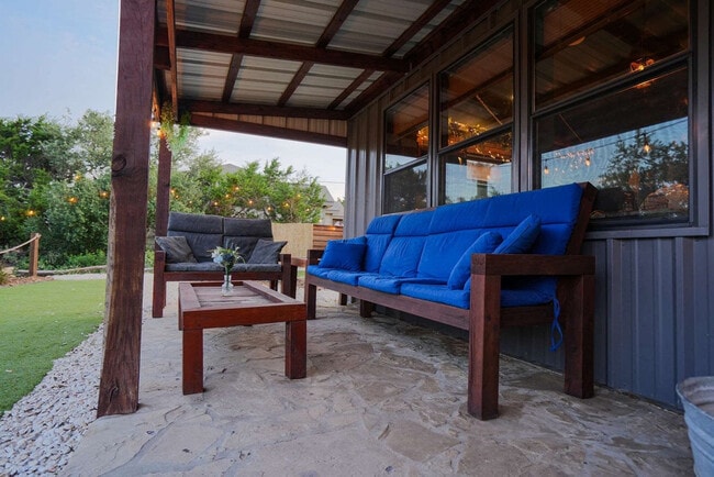 Building Photo - 371 Cloud Top