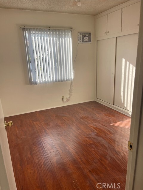 Building Photo - 15 E Los Higos St