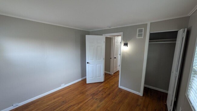Building Photo - 121 Nesper Rd