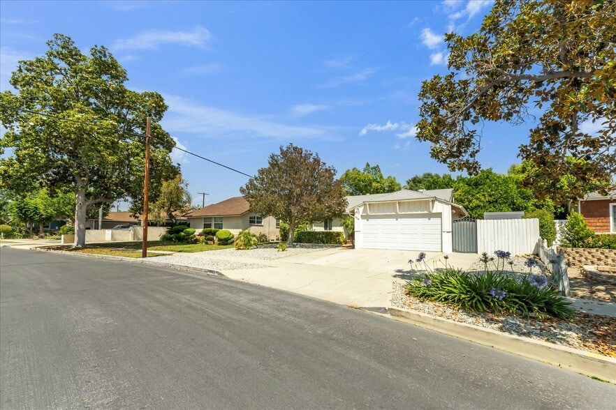 Building Photo - 8062 Wynne Ave