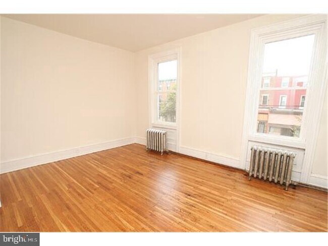 Building Photo - 2808 W Girard Ave