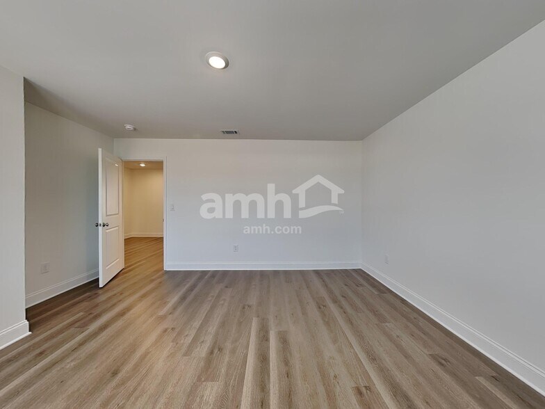 Building Photo - 78 Hickory Ct