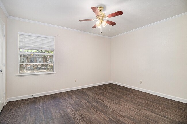 Building Photo - 1814 Addington Dr