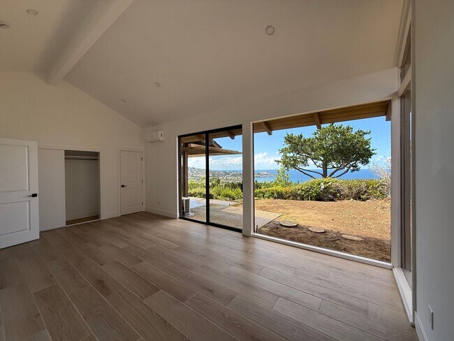 Building Photo - Newly Renovated 4 Bedroom Residence in La Jolla