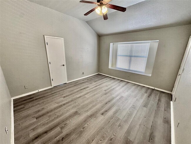 Building Photo - 11425 Wallace Ave