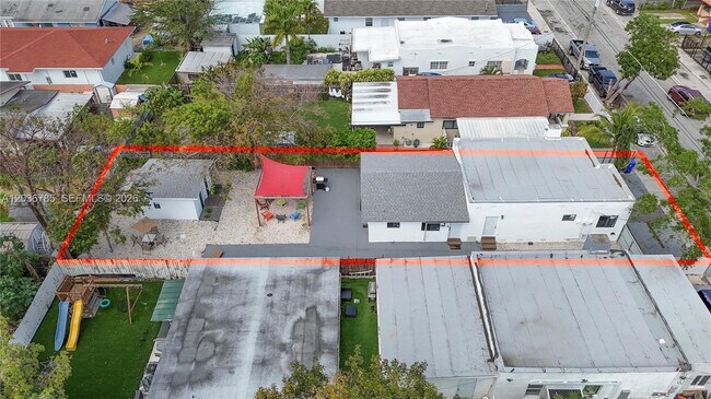 Building Photo - 3016 NW 22nd Ct