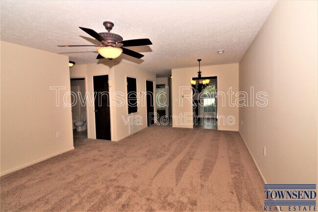 Building Photo - 2712 Helaman Ct