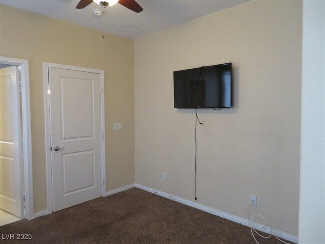 Building Photo - 9342 Autumn View Ave