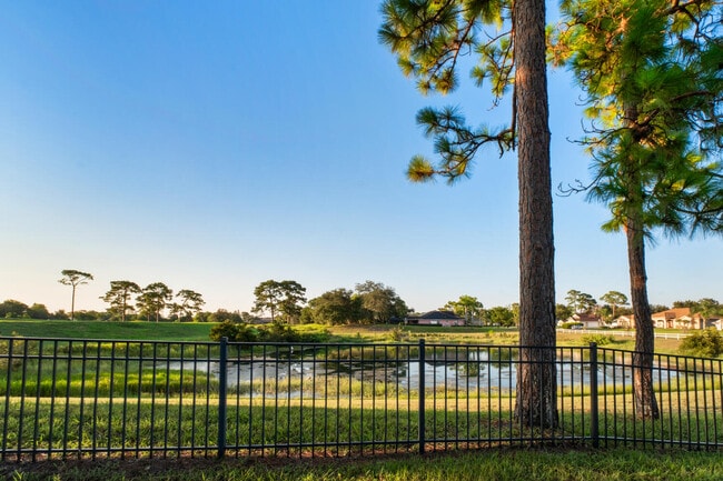 Building Photo - 511 N Pine Meadow Dr