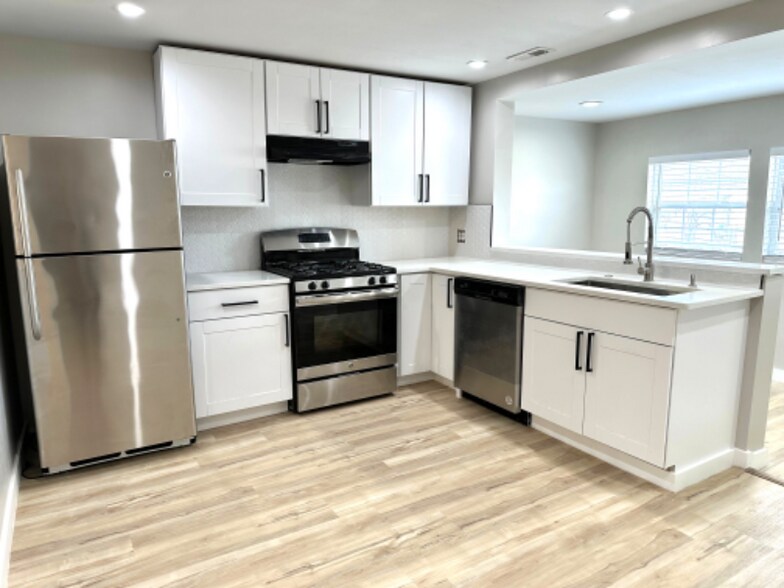 Building Photo - 266 St Helena Ave