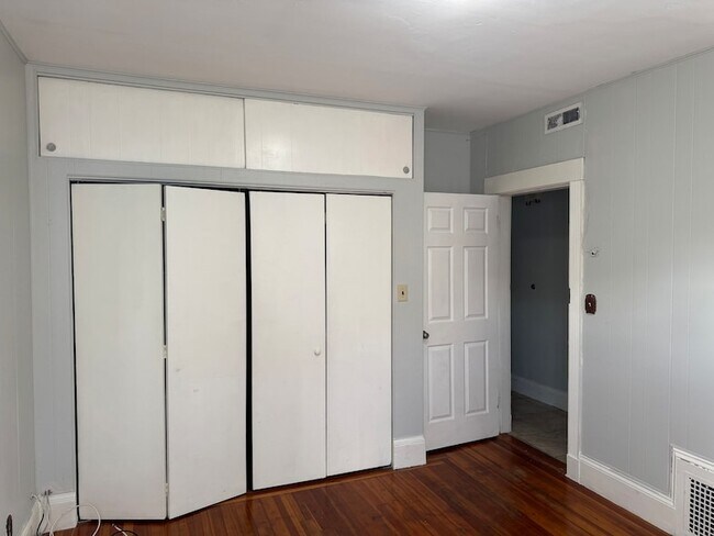 Building Photo - 42 Draper St