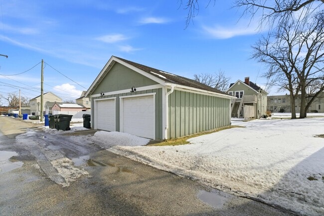 Building Photo - 1374 Ida Ave