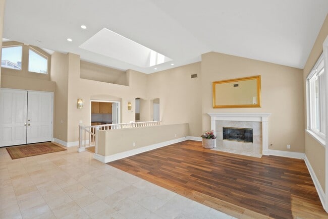 Building Photo - Stunning 4 Bed | 3.5 Bath Home Office and ...