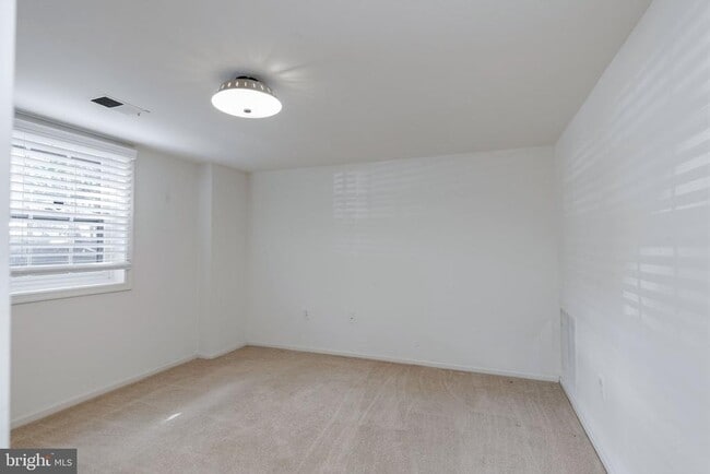Building Photo - 8207 Cedar Landing Ct