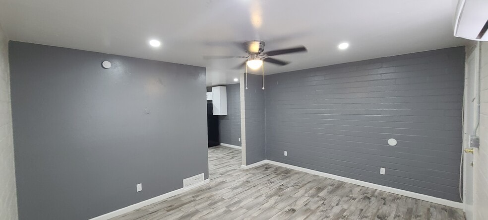 Living Room - 2332 N Catalina Ave