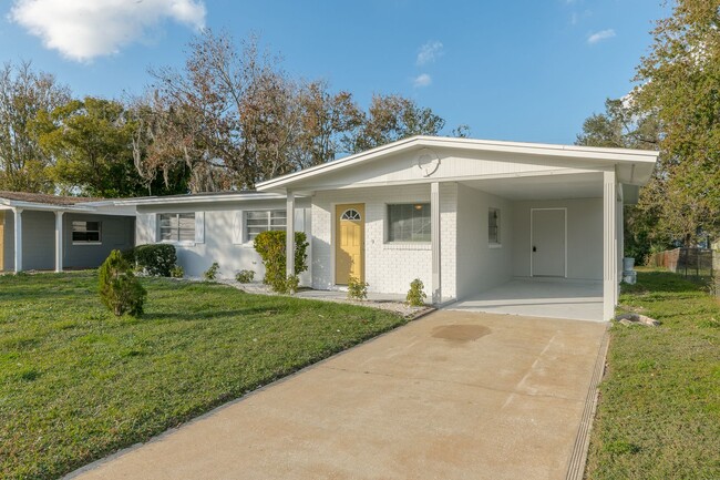 Building Photo - Now Available - 3 / 1.5 Bath In Orlando