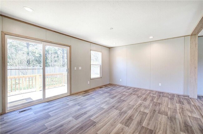 Building Photo - 81 Popham Rd