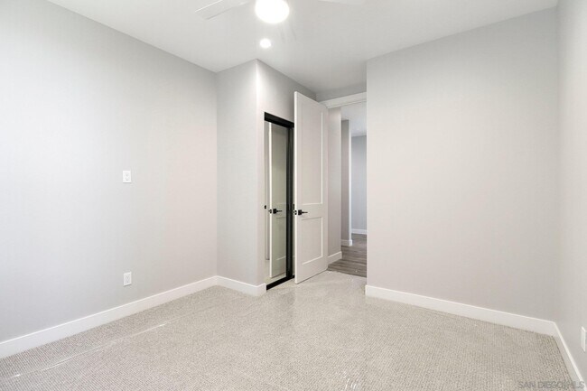 Building Photo - 2948 Copley Ave
