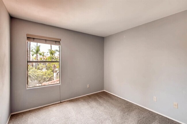 Building Photo - 9444 Twin Trails Dr