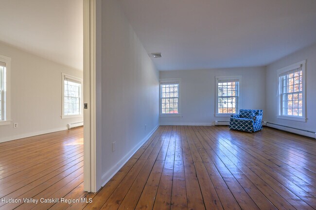 Building Photo - 1 William St