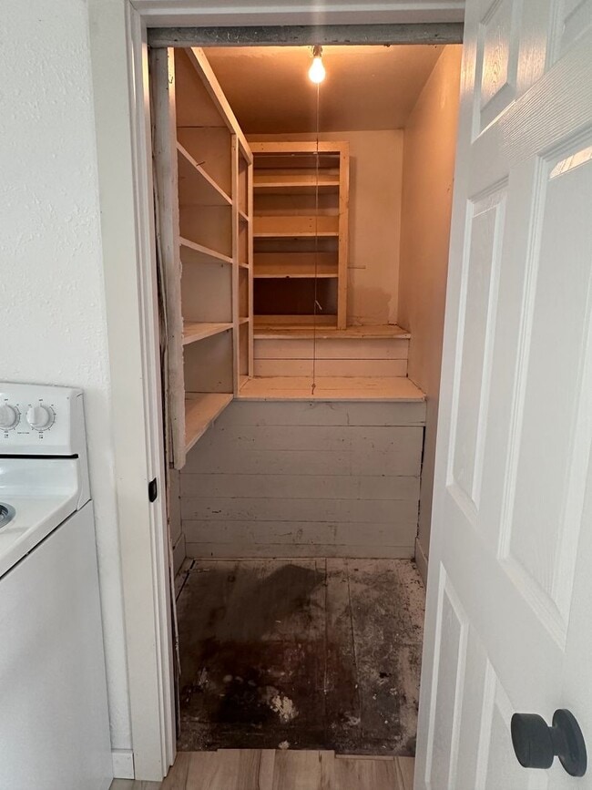 Building Photo - 1016 4th Ave