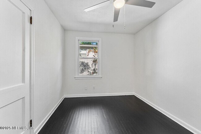 Building Photo - 431 W 62nd St