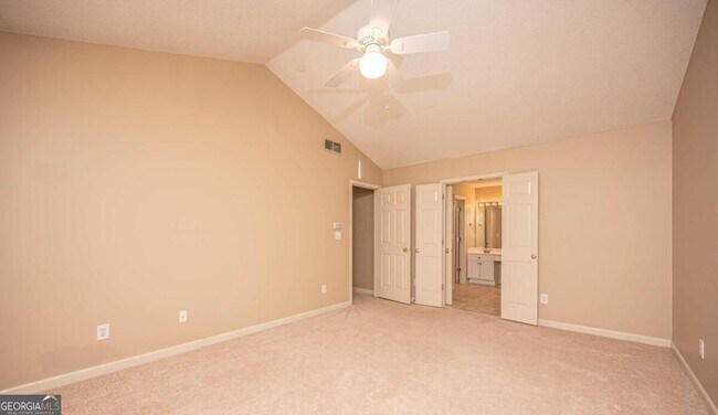 Building Photo - 12060 Carriage Park Ln