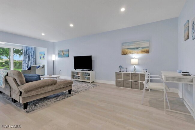 Building Photo - 3400 Gulf Shore Blvd N