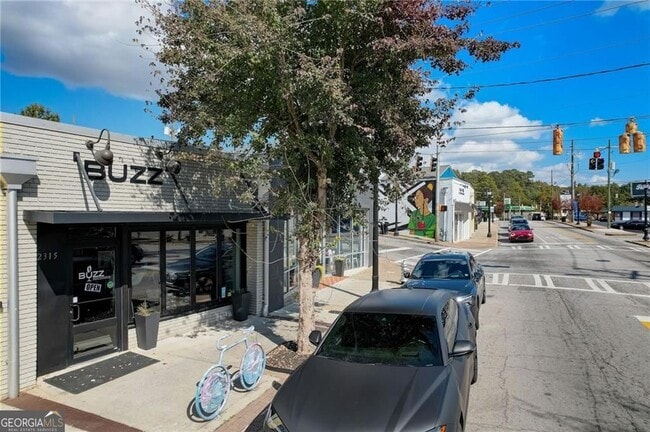 Building Photo - 3202 Kingsdale Dr SW