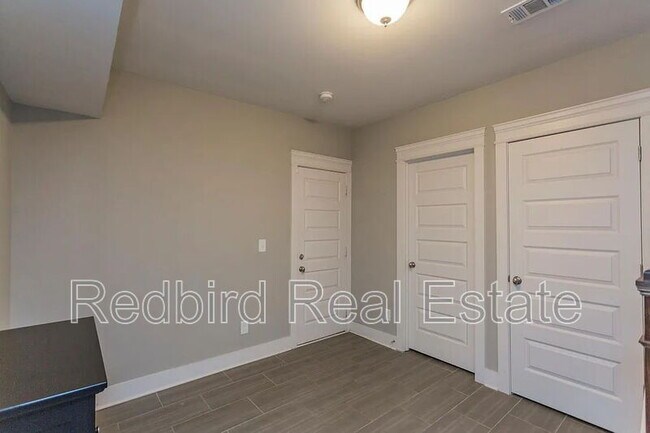 Building Photo - 1717 14th Ave S