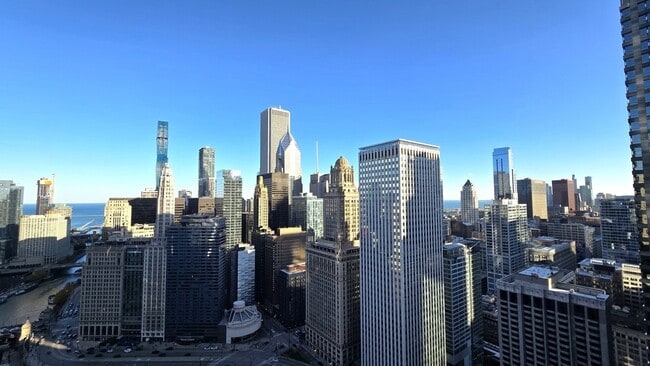 Building Photo - 300 N State St