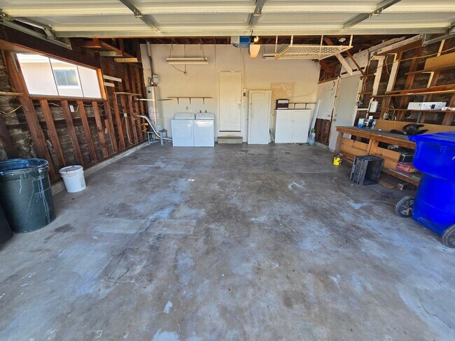 Building Photo - Charming 3-Bedroom, 2-Bath Home in Desirab...