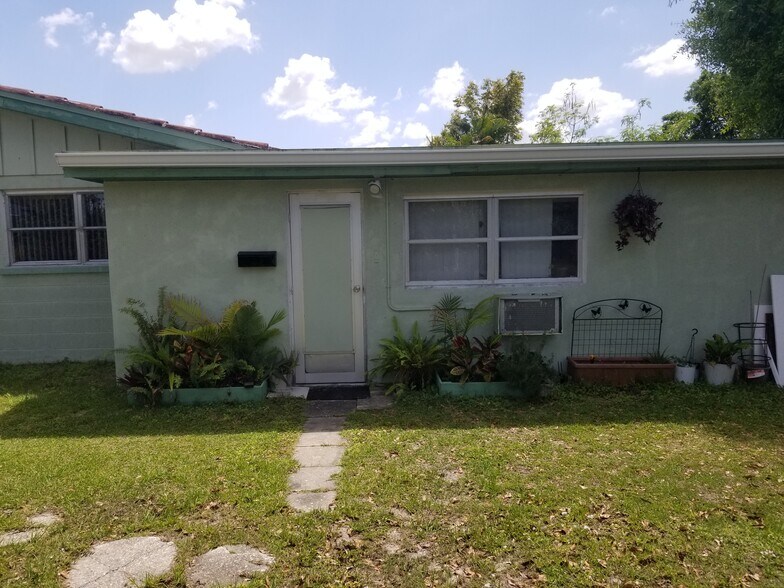 Building Photo - 300 Salem Ave NW