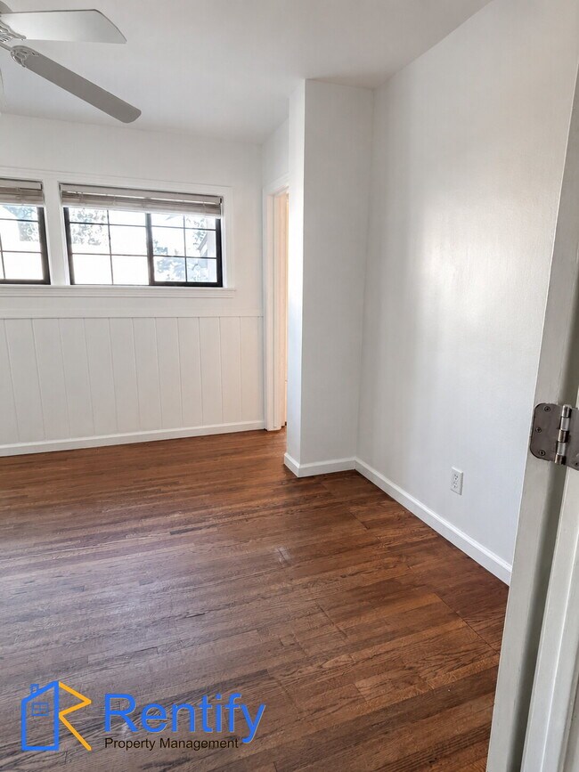 Building Photo - Charming 3bed/2bath Rustic Mid-Century Home