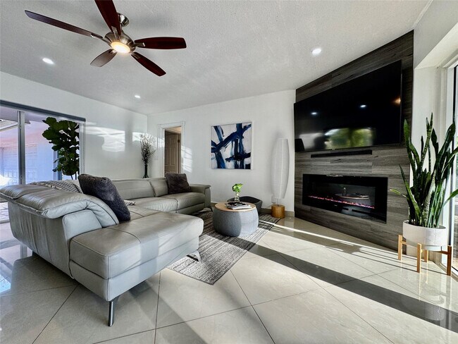 Building Photo - 481 W Tropical Way