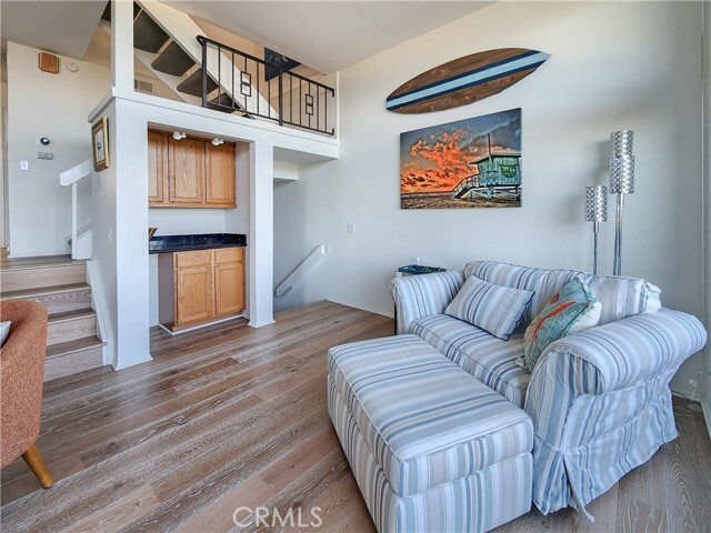 Building Photo - 420 Palos Verdes Blvd