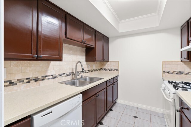 Building Photo - 18961 Florida St