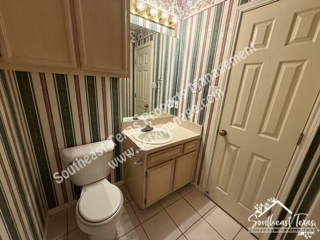 Building Photo - 7890 Jill Ln