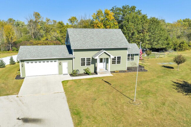 Building Photo - 3216 Airport Rd