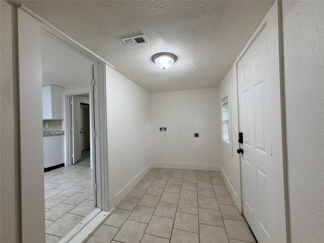 Building Photo - 3014 Rosalie St