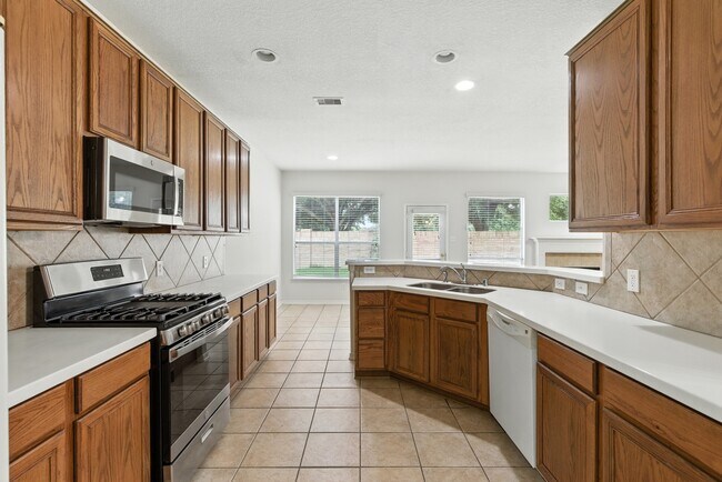 Building Photo - 18607 Camellia Dale tr