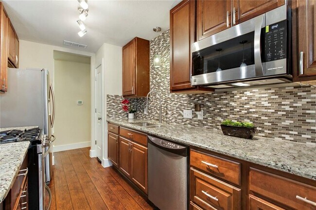 Building Photo - 6101 Harwin Ln