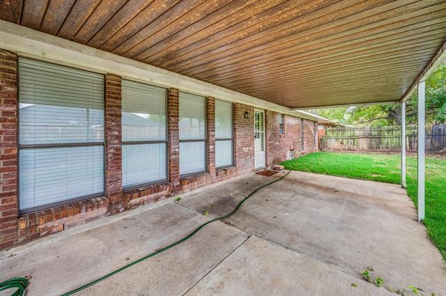 Building Photo - 1321 Meadow Ct