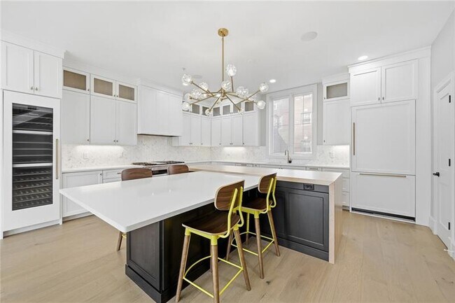 Building Photo - 5133 Fifth Ave