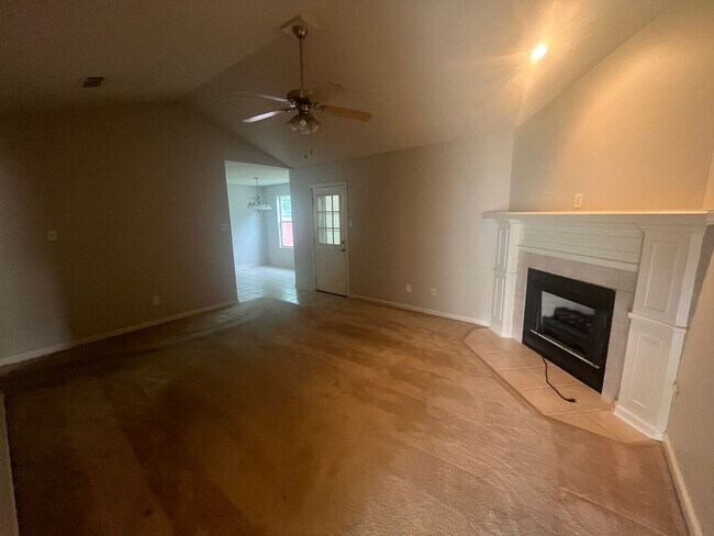 Building Photo - Nice Family home in Ward